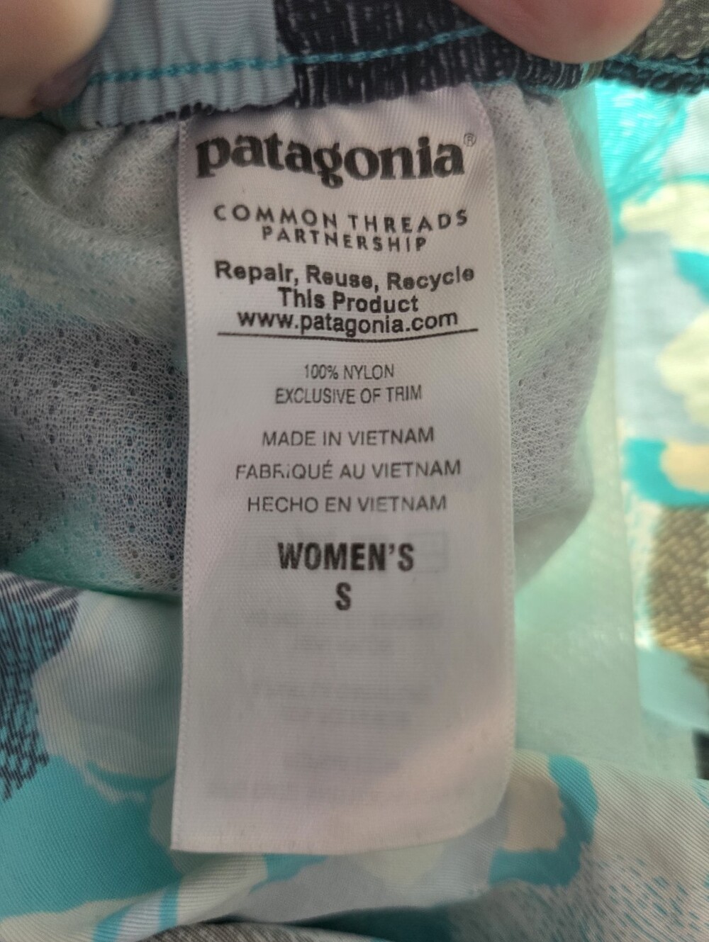 Patagonia Women's Barely Baggies In Hibiscus Turquoise Field Print Size Small - Picture 4 of 12